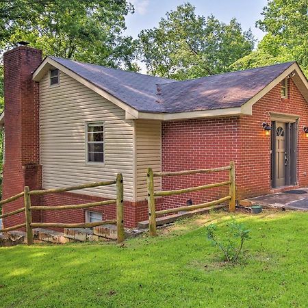 Spacious Georgia Getaway With Dock On Lake Lanier! Gainesville Zewnętrze zdjęcie